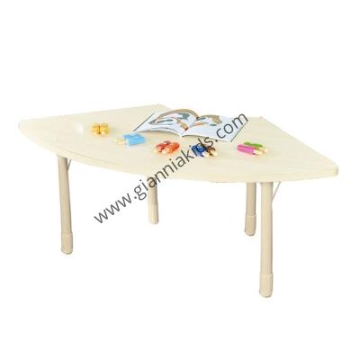 Harvard Fan Table - Finnish Maple