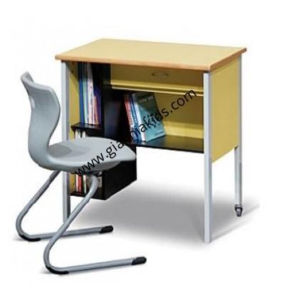 Single person desk