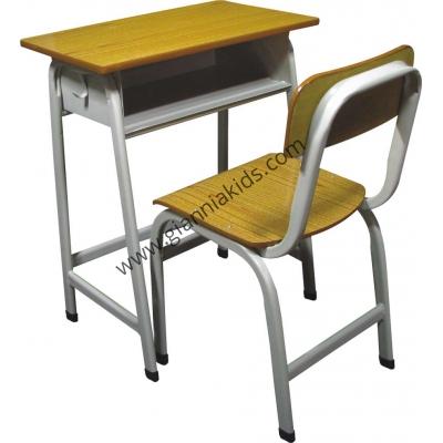 Primary and secondary school students’ desks