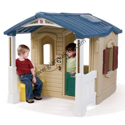 Front porch courtyard game house
