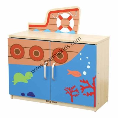 Door cabinet turtle